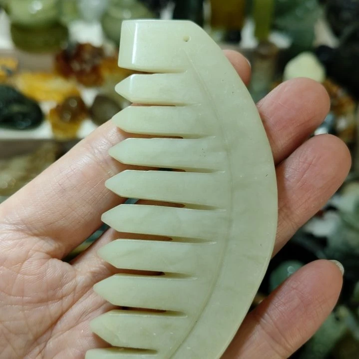 岫玉未镶嵌玉梳子