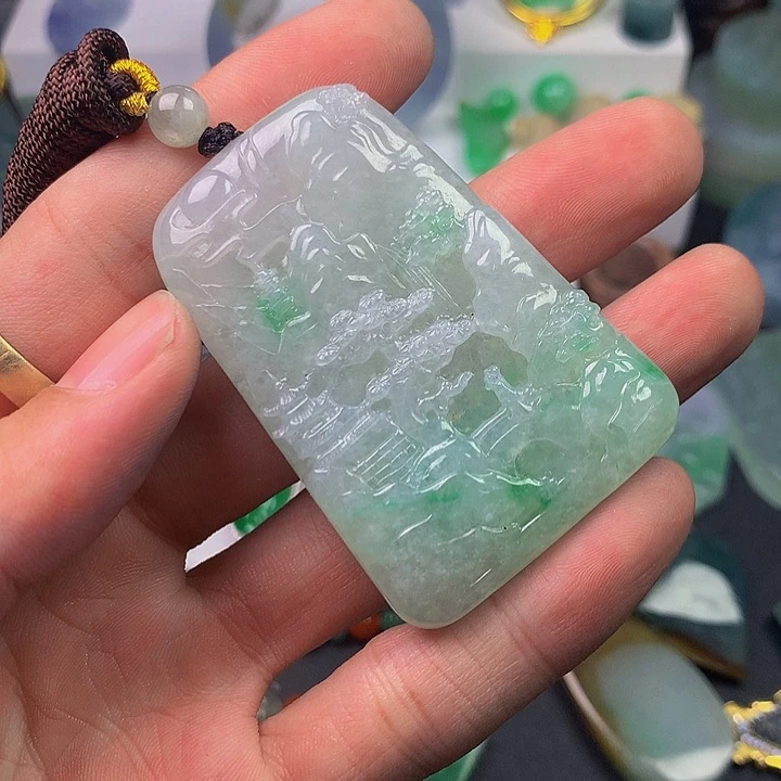 翡翠挂件未镶嵌关****?料子