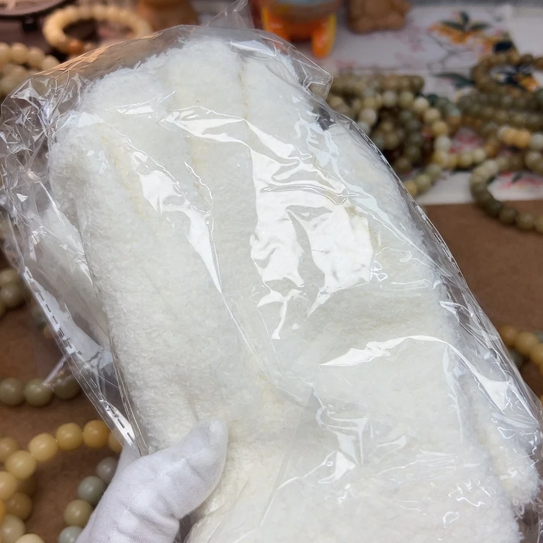 菩提根/象牙果吊坠长万毛手套一双