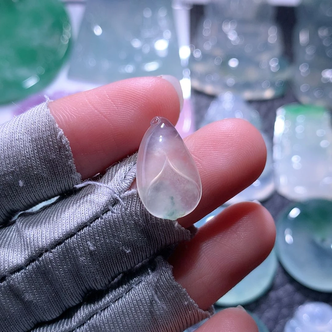 【闪购商品】翡翠未镶嵌颈饰玉兰花