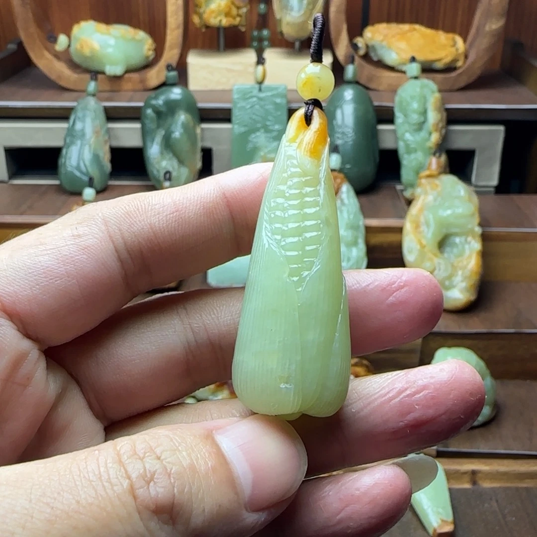 岫岩河磨玉（透闪石质玉）未镶嵌颈饰