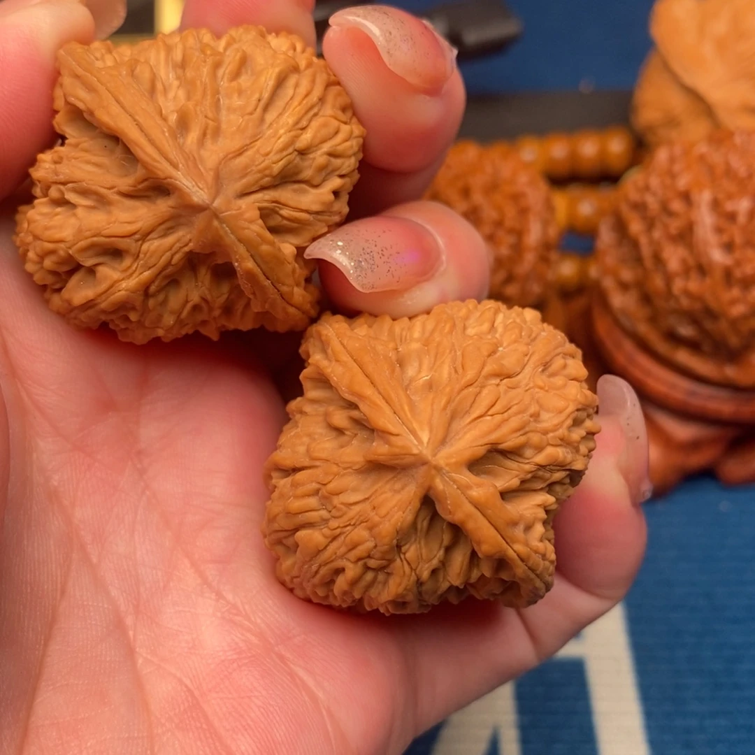 用***0文玩核桃吊坠南疆