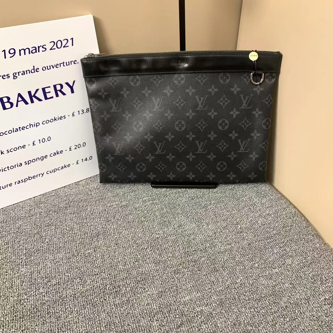 95新 LouisVuitton/路易威登 LV黑花洗漱包手拿包/路易威登