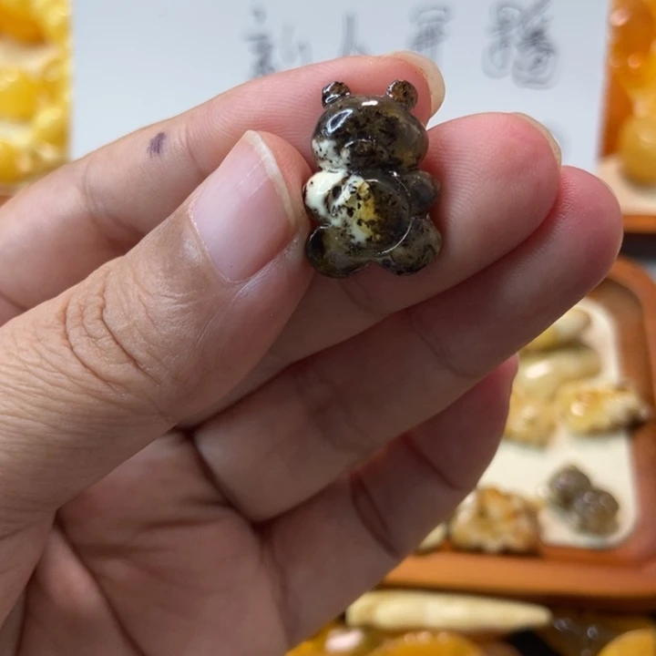 琥珀未镶嵌珠宝奇石