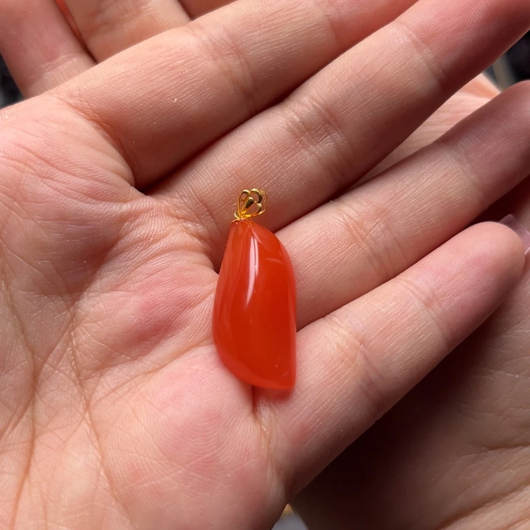 南红玛瑙吊坠(不含链)18K金镶嵌