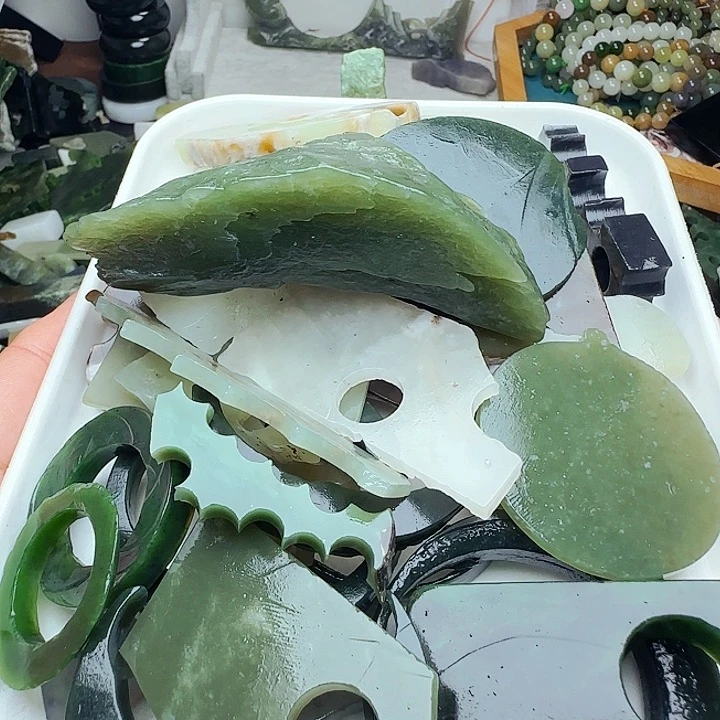 水***冰和田玉（糖玉）未镶嵌珠宝半成品