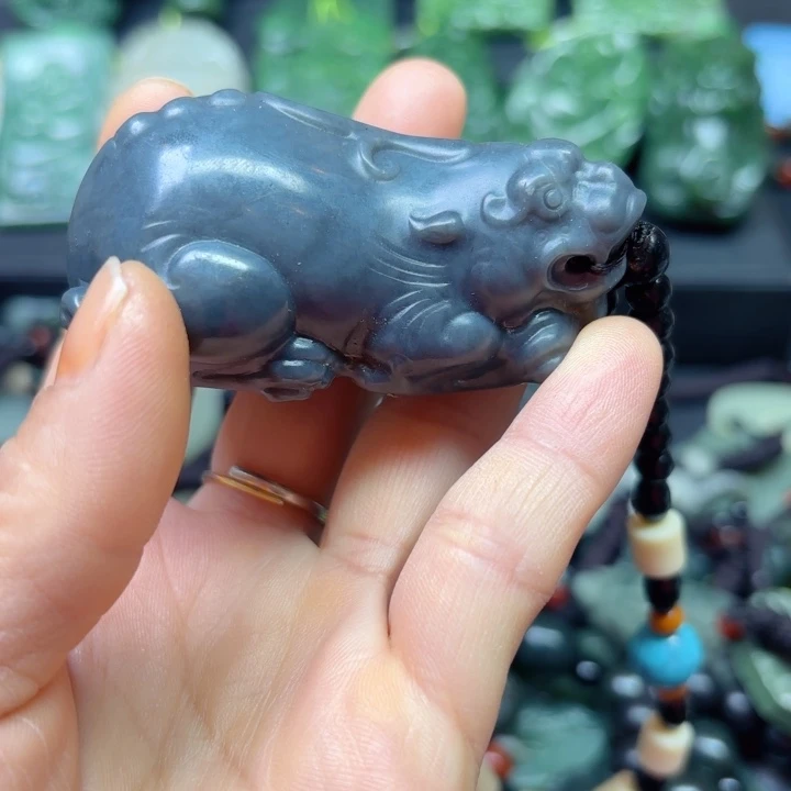 颈饰未镶嵌和田玉（糖玉）