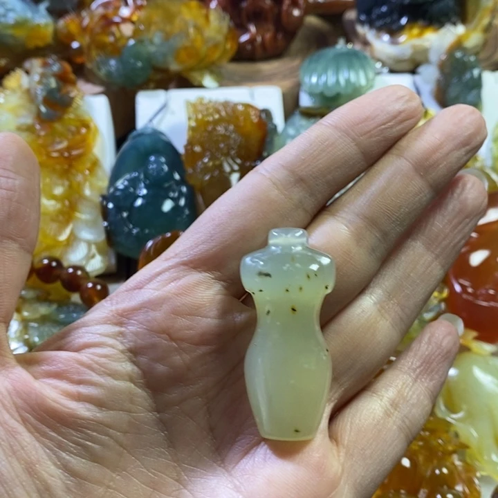 未镶嵌蛇纹石玉颈饰