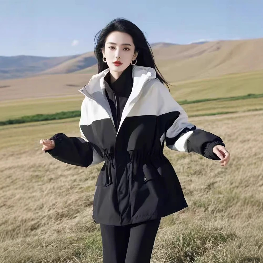 今年流行爆款时尚洋气高级感独特超好看小香风黑色冲锋衣外套女春