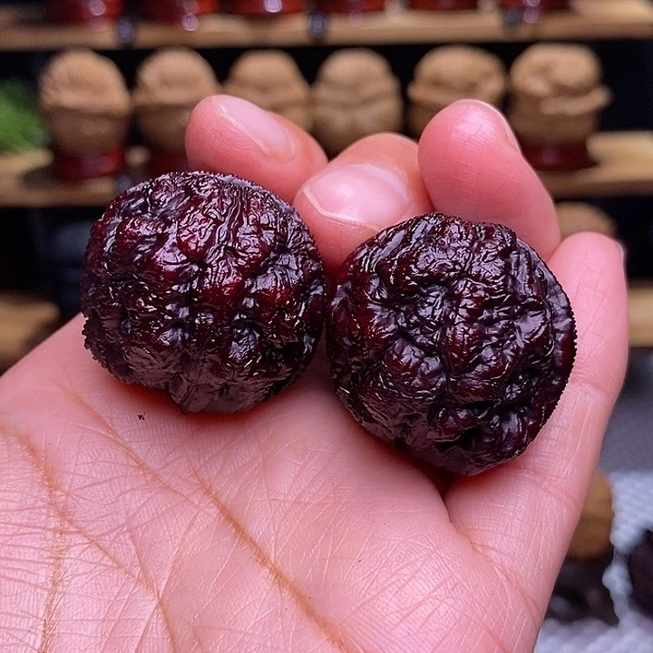 文玩核桃吊坠血舍利17