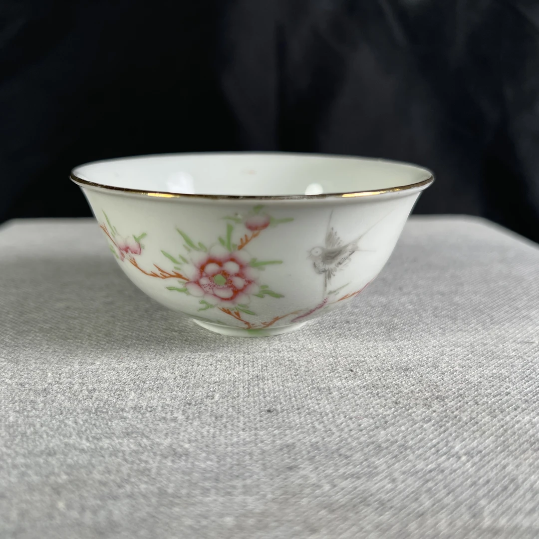 粉彩花鸟纹茶杯
