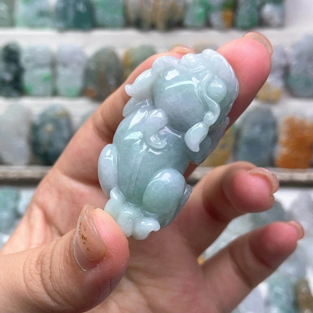 翡翠未镶嵌吊坠(赠链)
