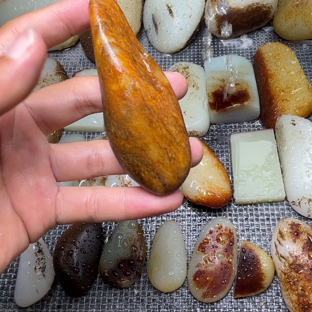 未镶嵌和田玉定制和田玉观*员