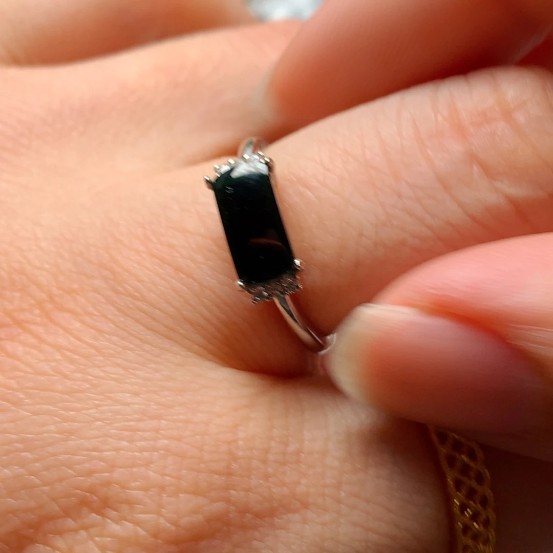 翡翠戒指银S925镶嵌天然翡翠戒指