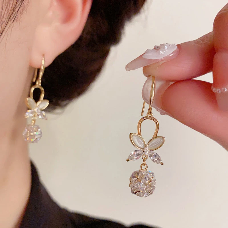 铜合金合成锆石耳饰 轻奢精致时尚百搭花瓣球球耳钩