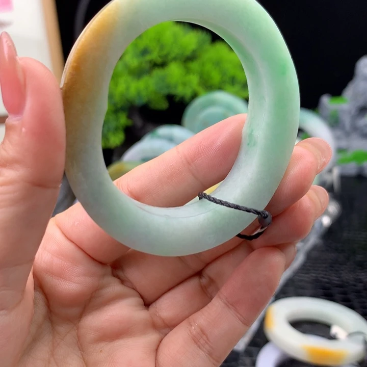 浔****定制翡翠未镶嵌纯天然A货翡翠