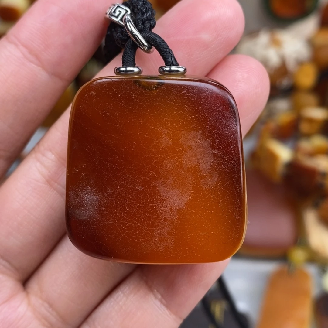 未镶嵌吊坠(赠链)琥珀