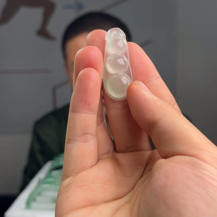 未镶嵌石英质玉（非洲翠）珠宝半成品福豆