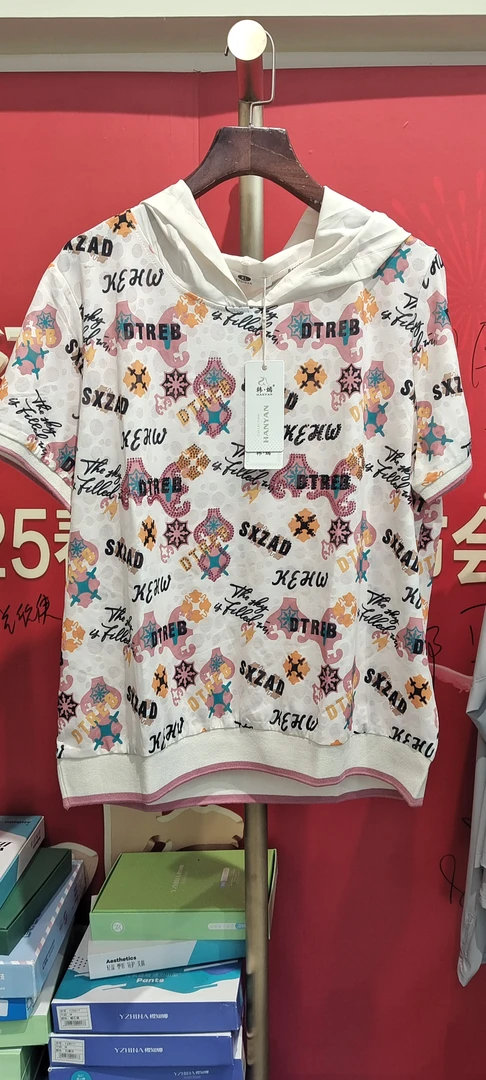 女士烫钻印花连帽T恤短袖8718