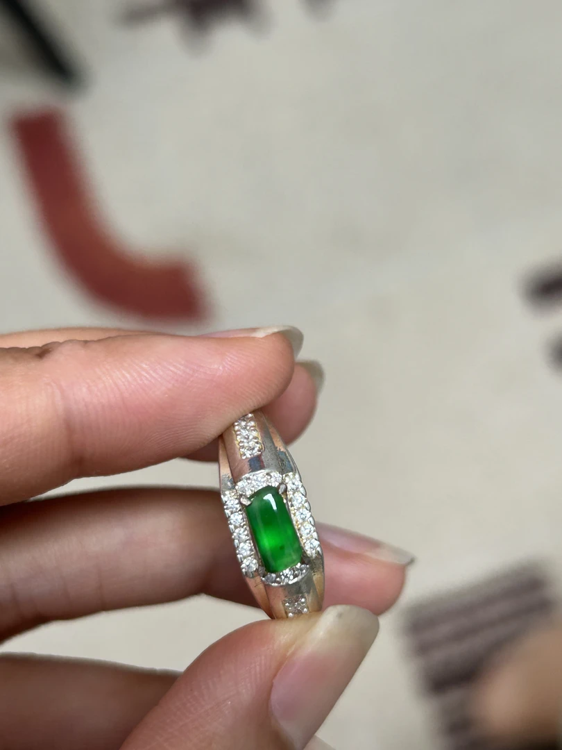 小帝王绿天然缅甸a货翡翠