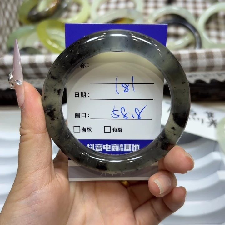 未镶嵌岫玉手镯天然
