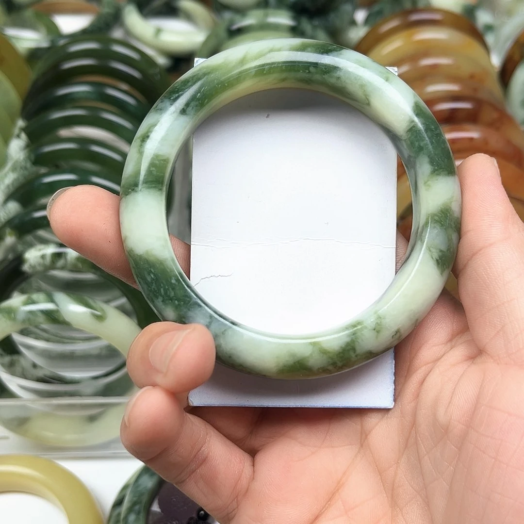 未镶嵌透闪石-蛇纹石玉手镯云*