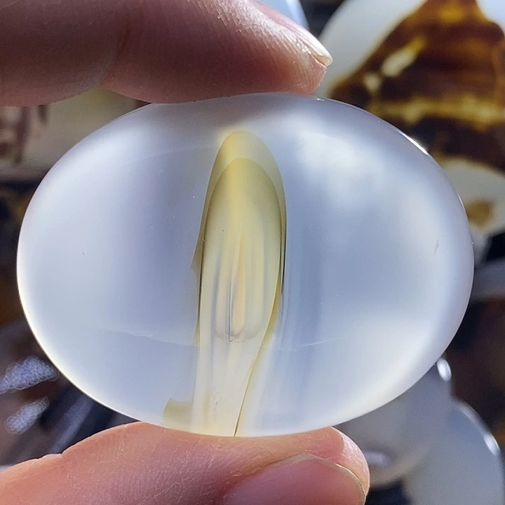 未镶嵌颈饰玛瑙/玉髓佩*