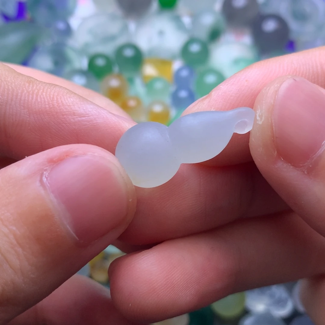 定制翡翠未镶嵌挂件