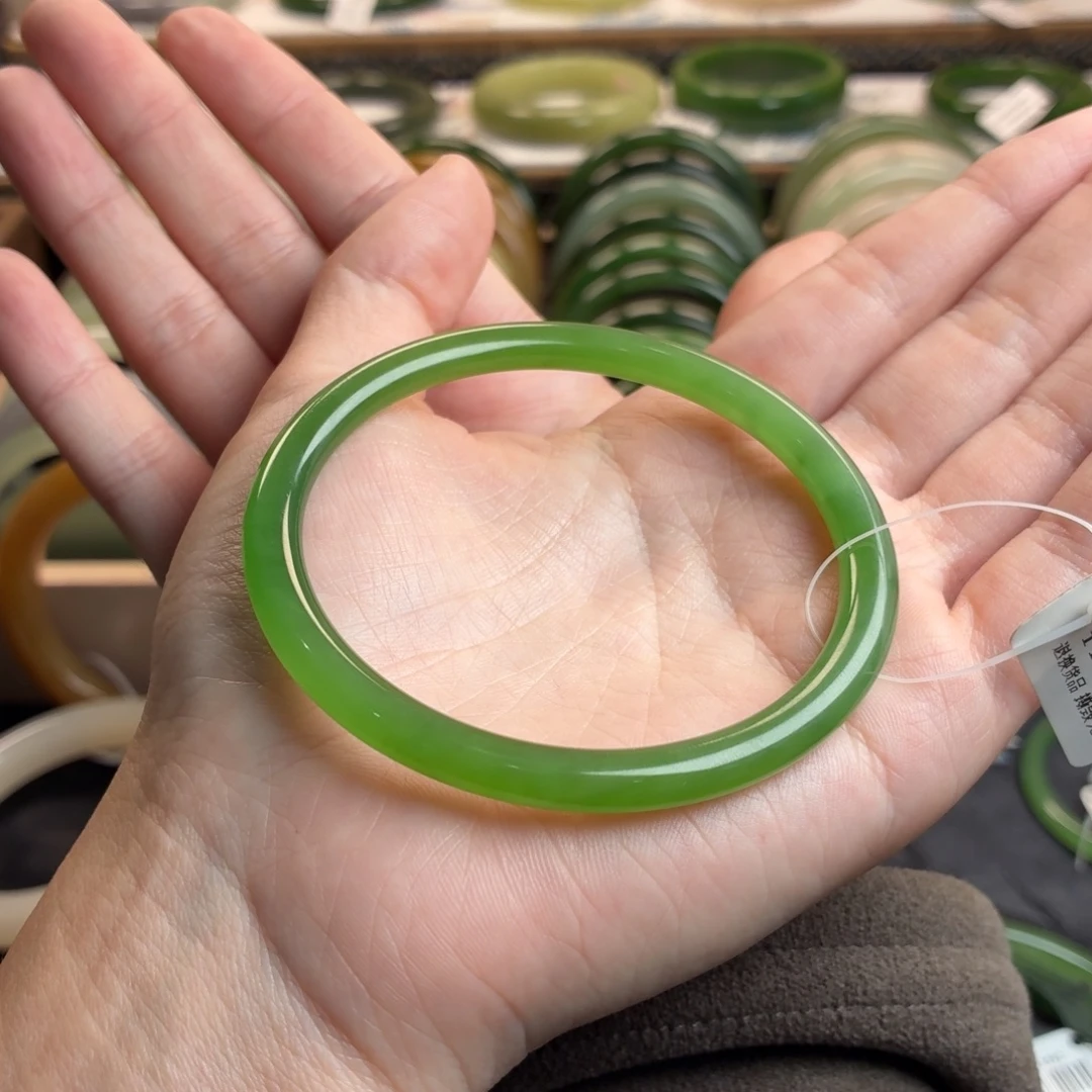 实***意和田玉未镶嵌手镯