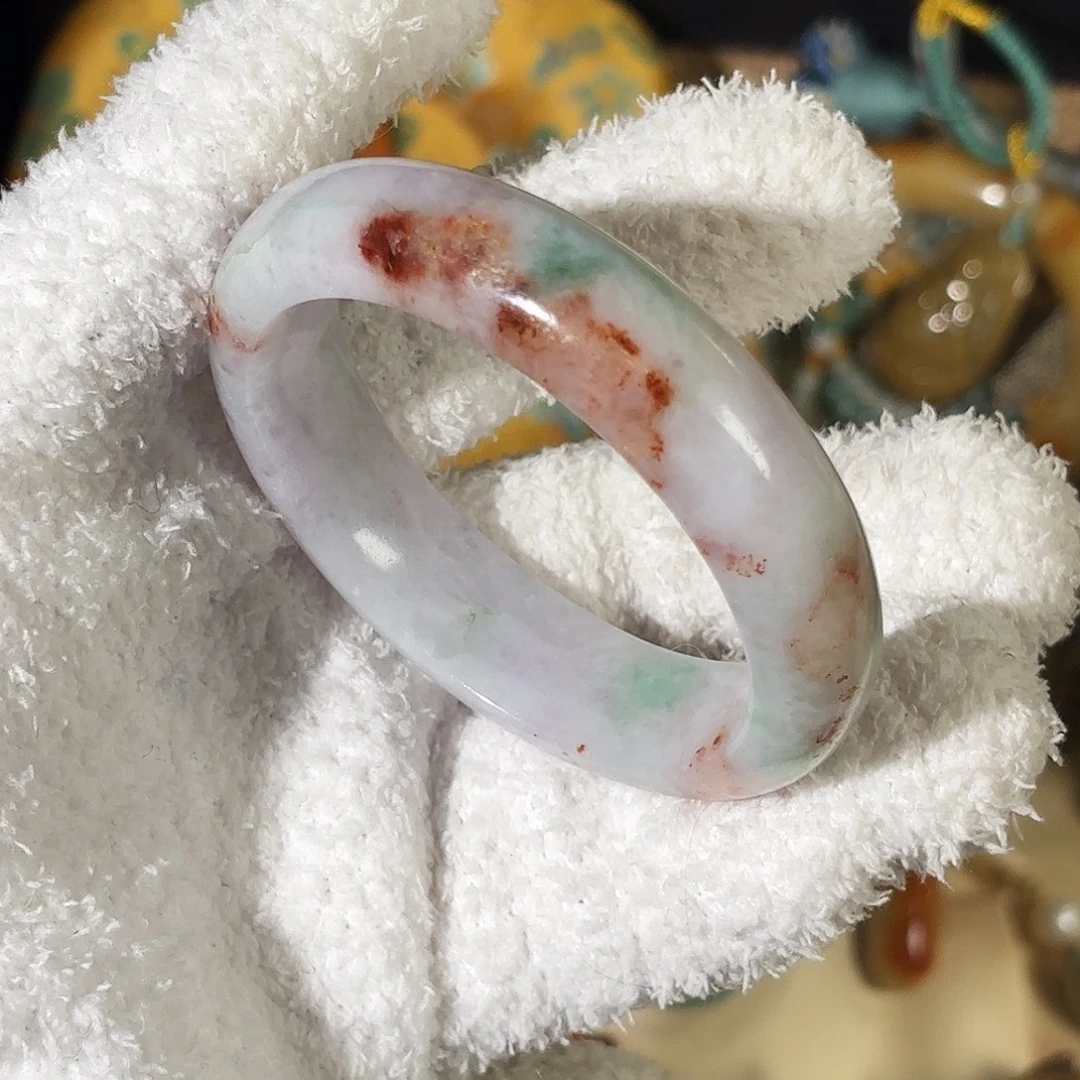 翡翠未镶嵌颈饰52.8，多彩