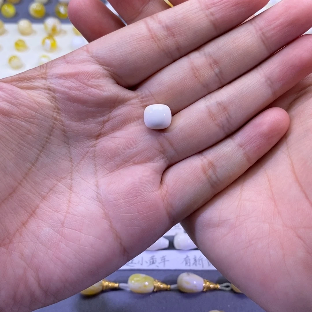 琥珀珠宝奇石未镶嵌设***健