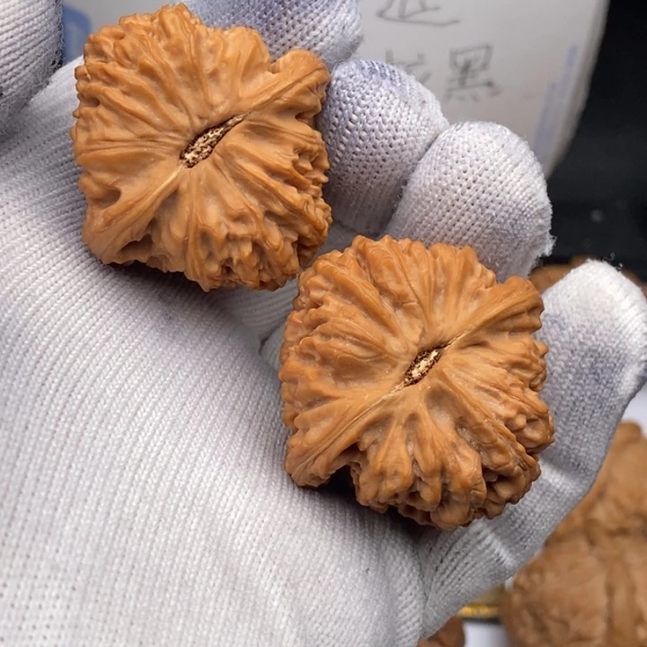 文玩核桃把件青**?南疆石38