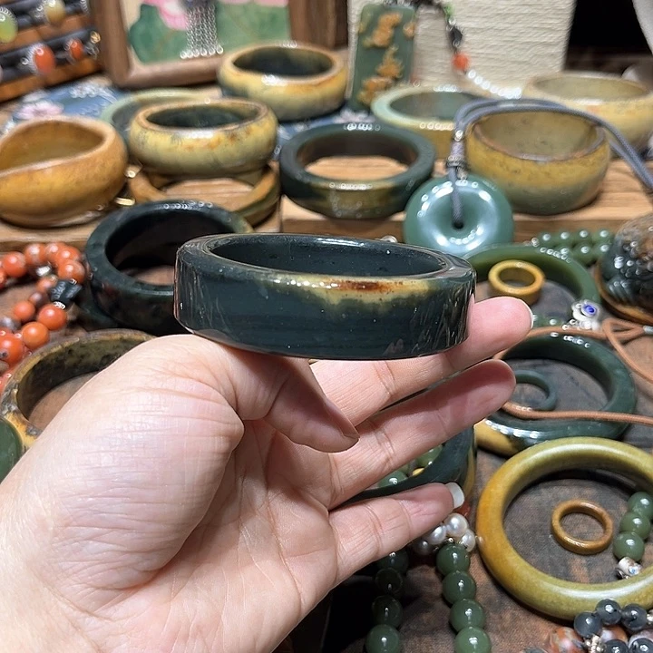 岫岩河磨玉（透闪石质玉）手镯未镶嵌心**之