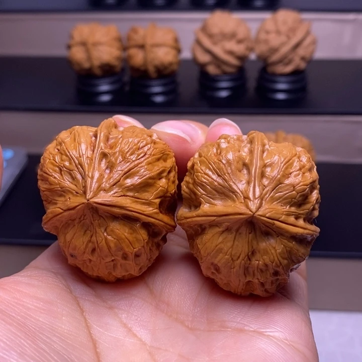 把件文玩核桃玉面三楞59