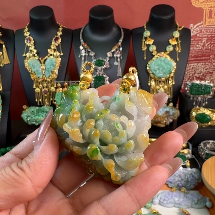 颈饰未镶嵌翡翠吊坠