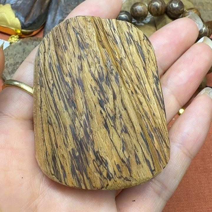 大叶紫檀（黑酸枝木类）