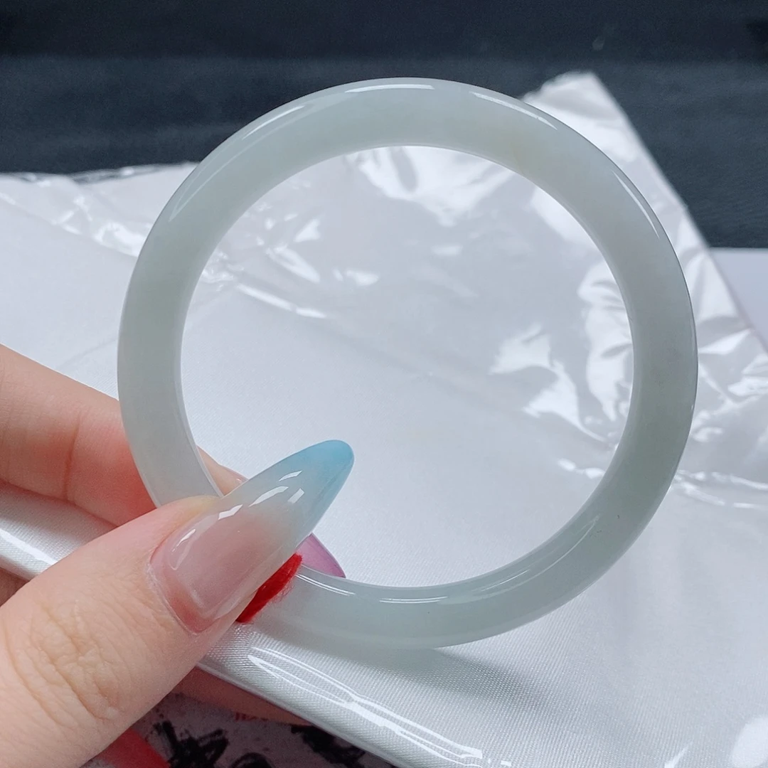 【闪购商品】未镶嵌手镯（圆镯）翡翠472号