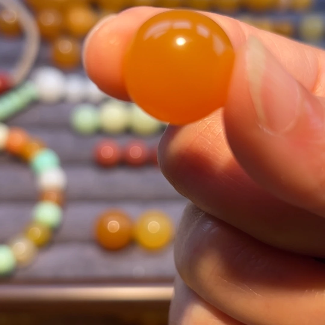 石英质玉（缅黄）未镶嵌圆珠卡15微暇