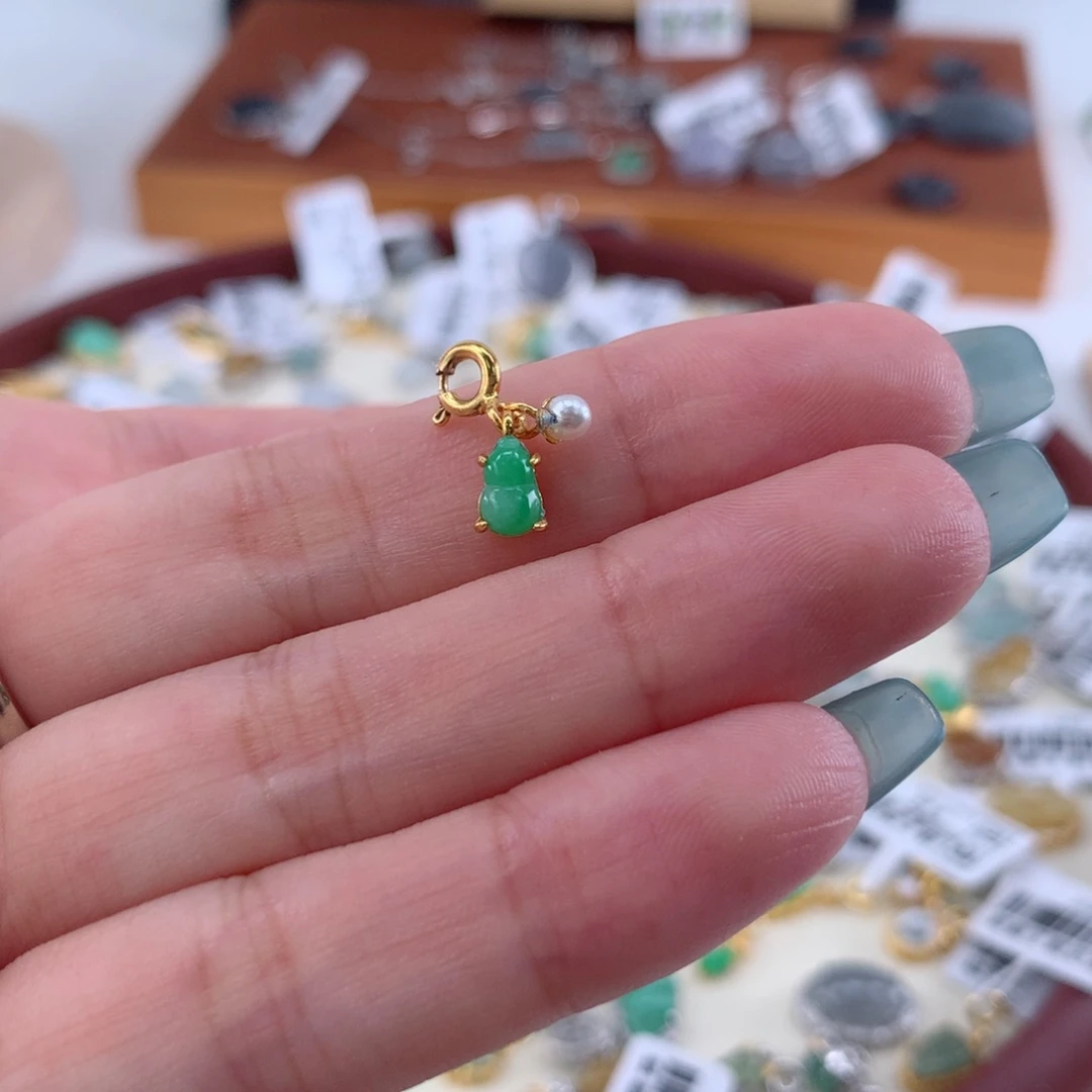 翡翠银S925镶嵌颈饰葫芦