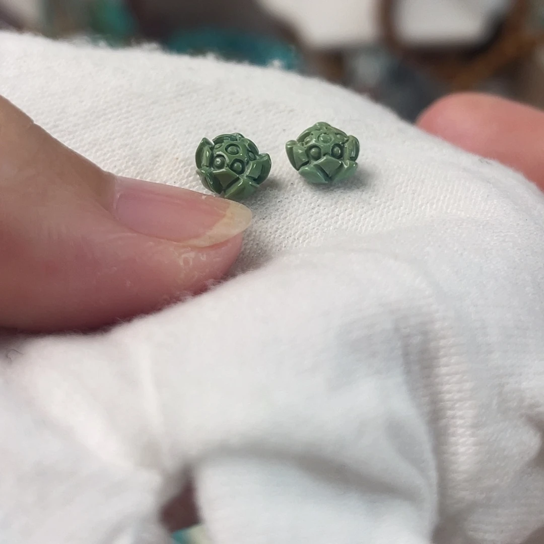 南红玛瑙配饰未镶嵌