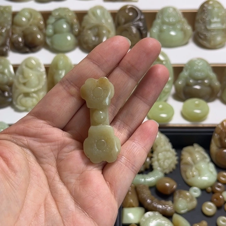 和田玉颈饰未镶嵌?**?