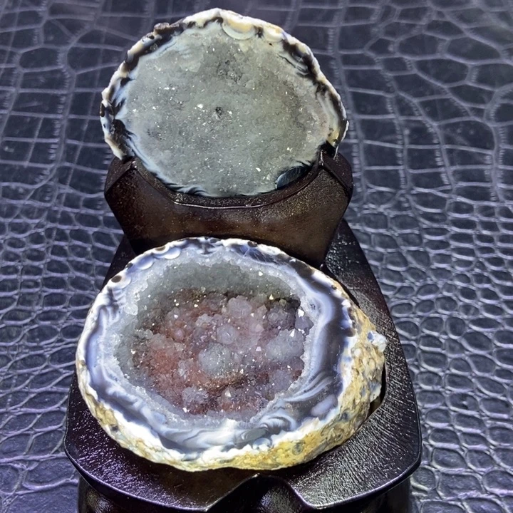 红底蚕丝盆未镶嵌水晶