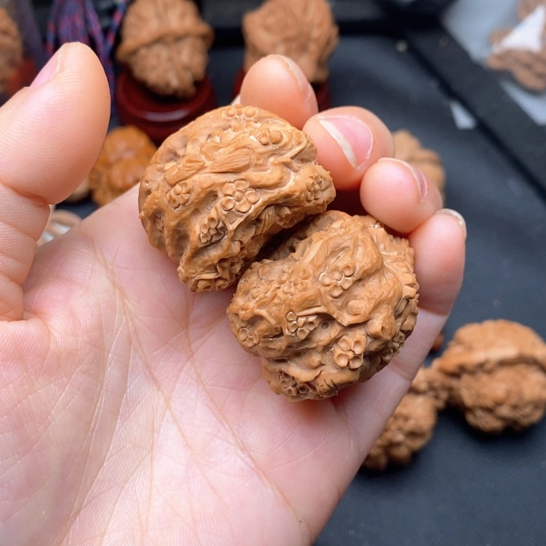 文玩核桃把件喜鹊登梅