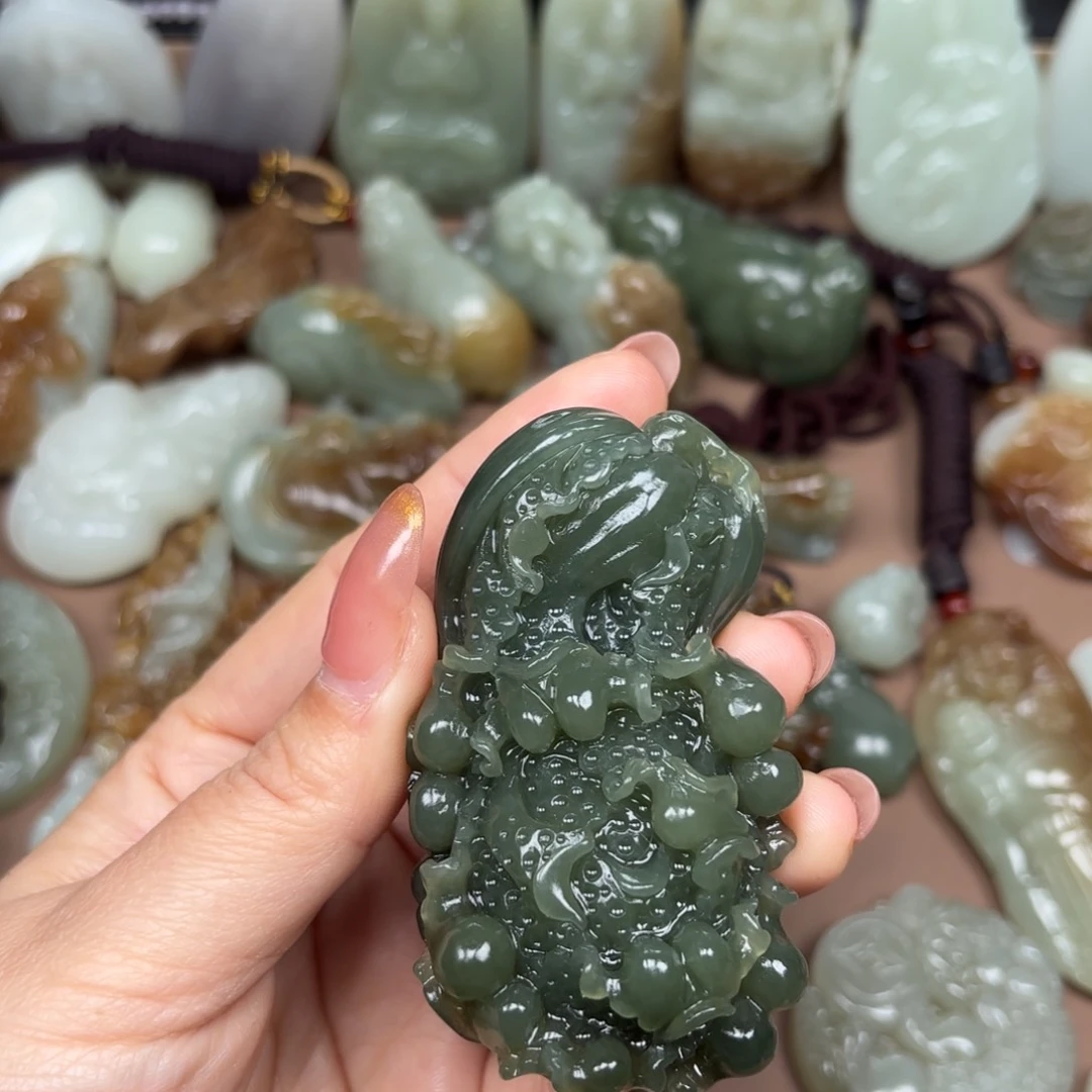 和田玉颈饰未镶嵌