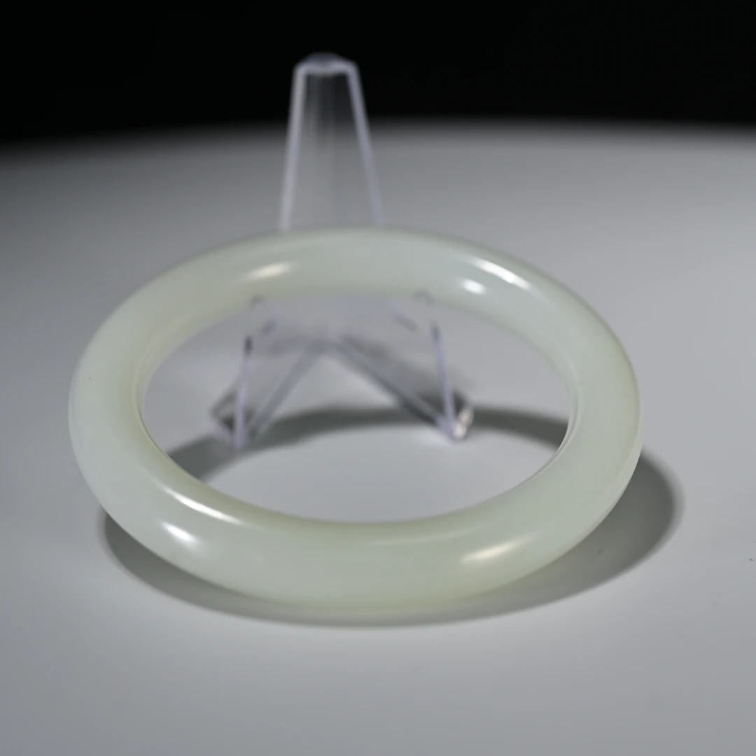 lot8816 25YU105129和田玉白玉手镯/匡时