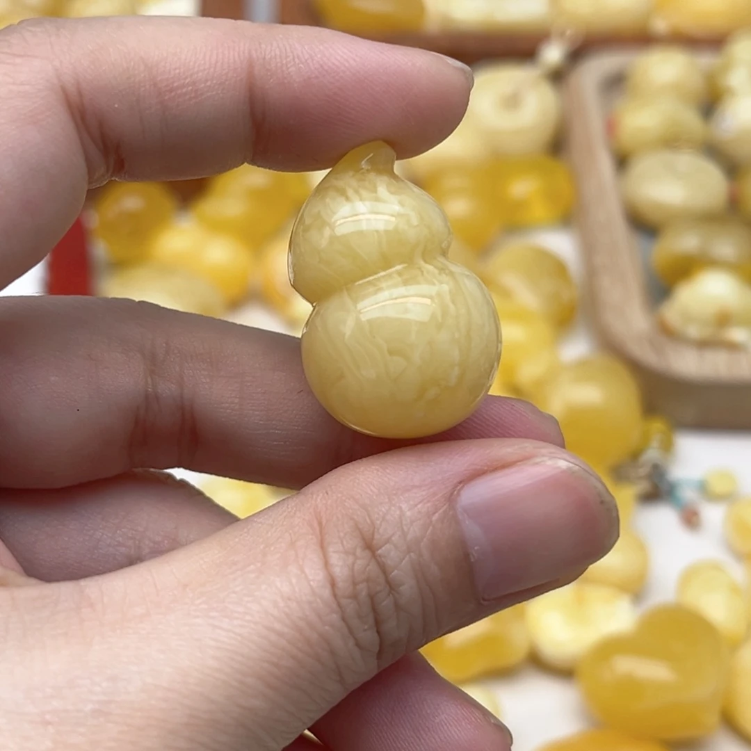 蜜蜡未镶嵌裸石配饰