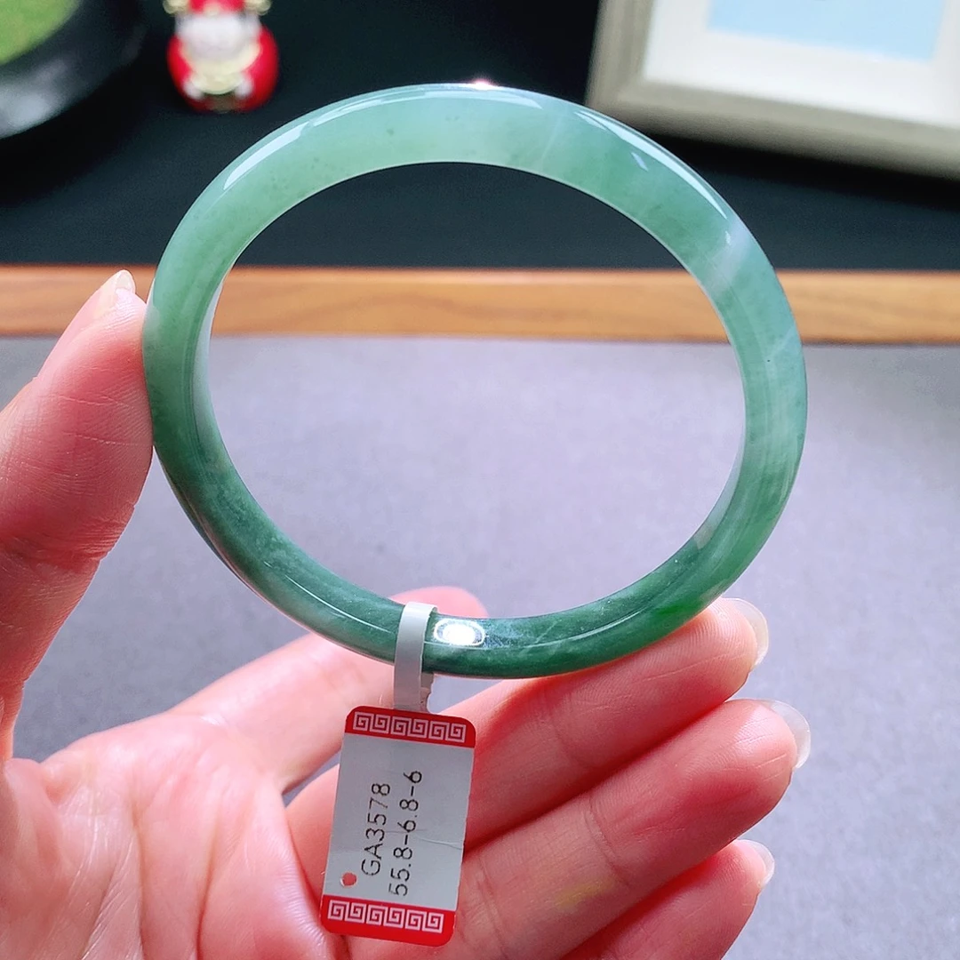 翡翠手镯未镶嵌天然翡翠手镯