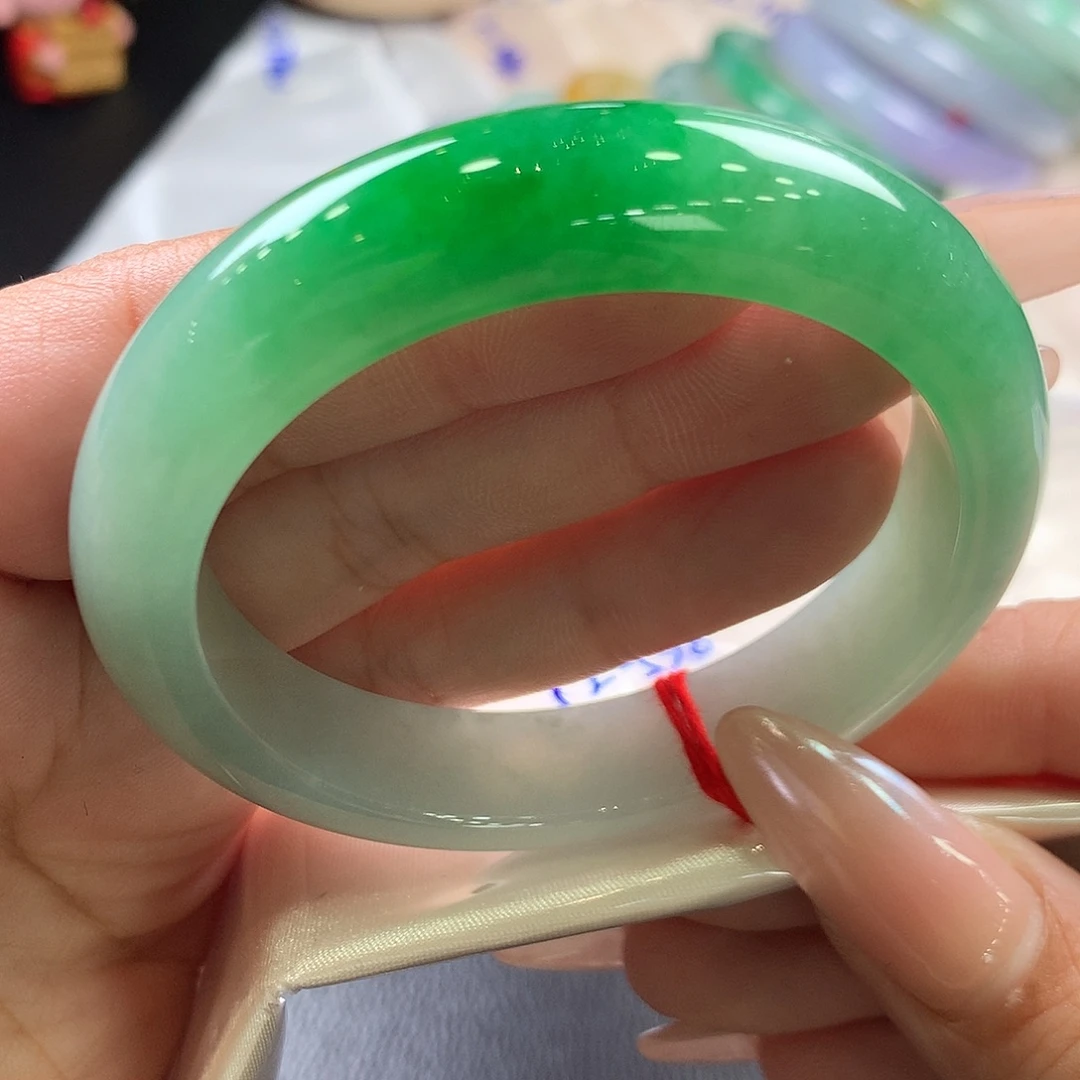 翡翠未镶嵌手镯52.7正强推