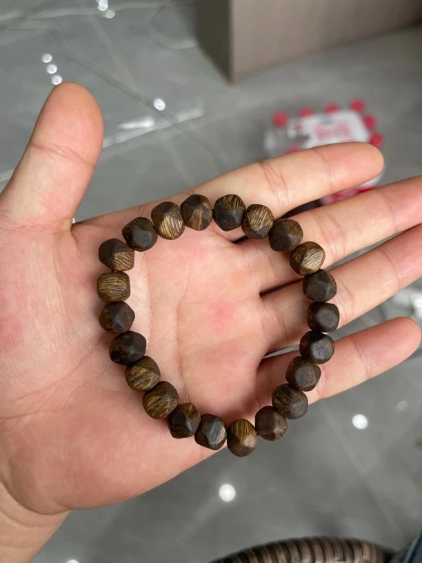 沉香奇楠沉香钻石珠单圈8g+多样性发一