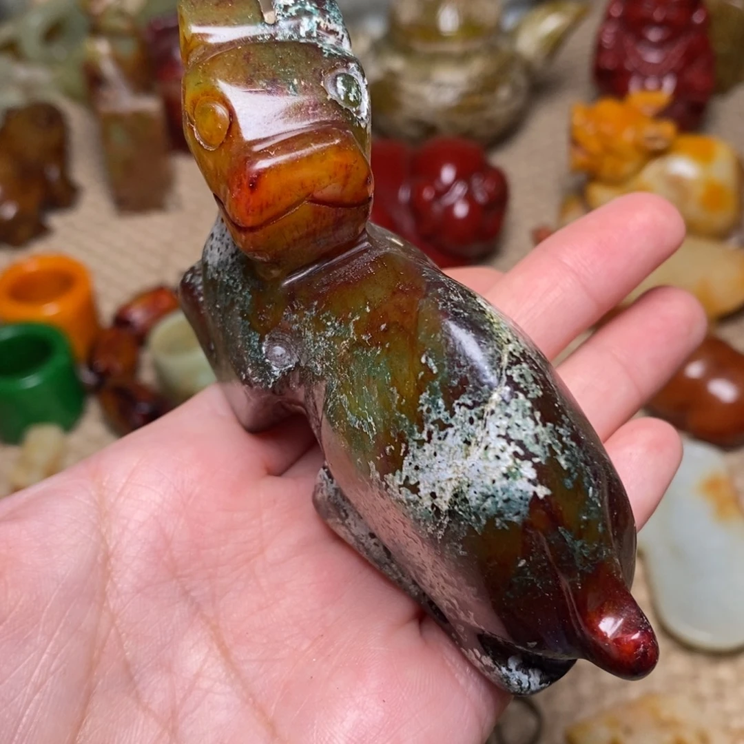 蛇纹石玉未镶嵌颈饰